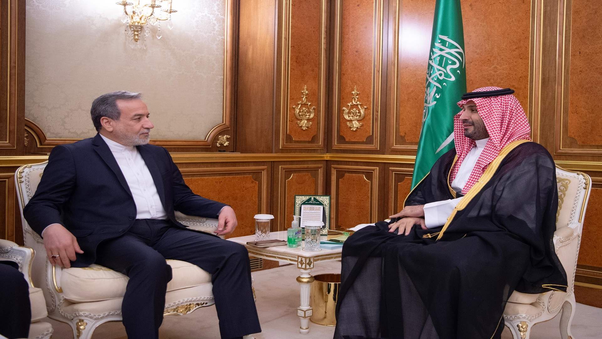 ولي العهد السعودي التقى عراقجي... وهذا ما جرى بحثه
