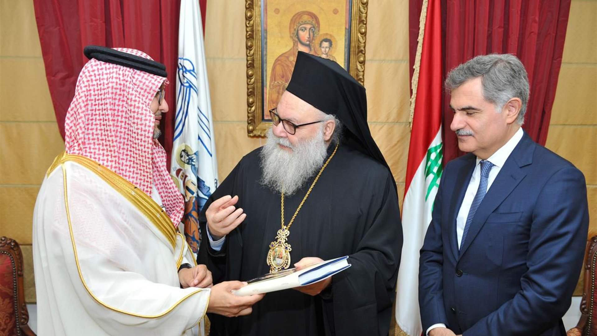 سفير المملكة لدى لبنان يزور البطريرك يوحنا العاشر اليازجي
