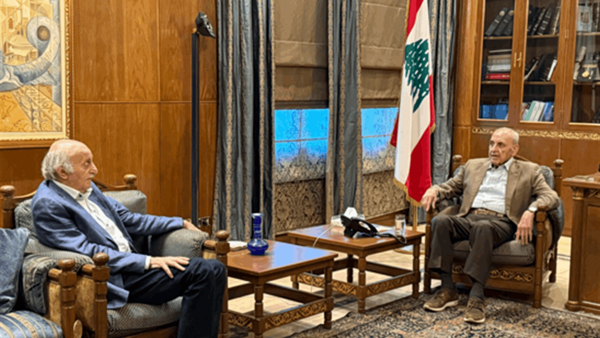 الرئيس بري يلتقي في هذه الاثناء في عين التينة الرئيس السابق للحزب التقدمي الاشتراكي وليد جنبلاط 