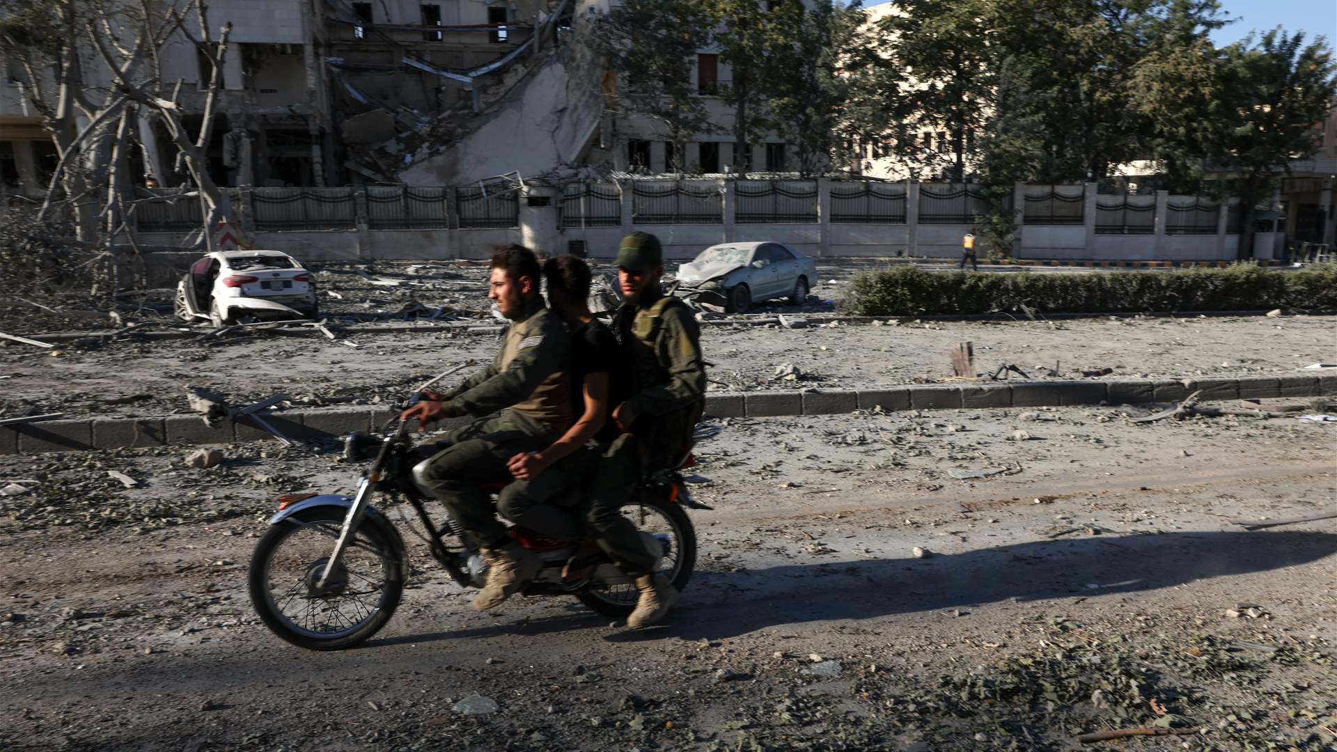 US calls on Syrian government forces to leave flashpoint area