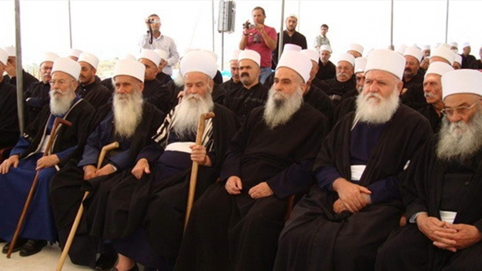 وقفة إحتجاجية لمشايخ البياضة في قضاء حاصبيا إستنكارًا للمجازر في السويداء