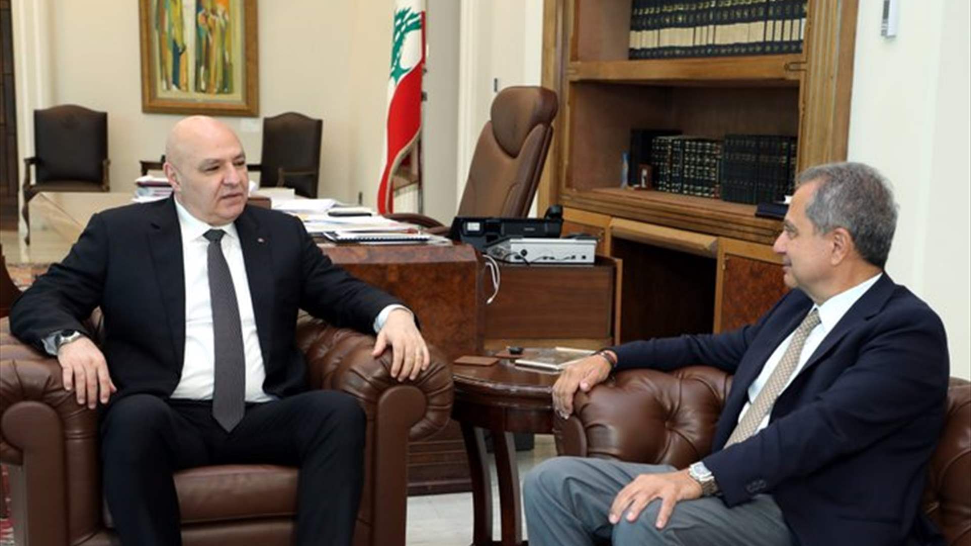 الرئيس عون بحث مع وزير الطاقة جو الصدّي العرض القبرصي لمدّ كابل بحري لتأمين التيار الكهربائي من قبرص إلى لبنان إضافةً إلى عمل الوزارة في مجال تأمين الطاقة الكهربائية