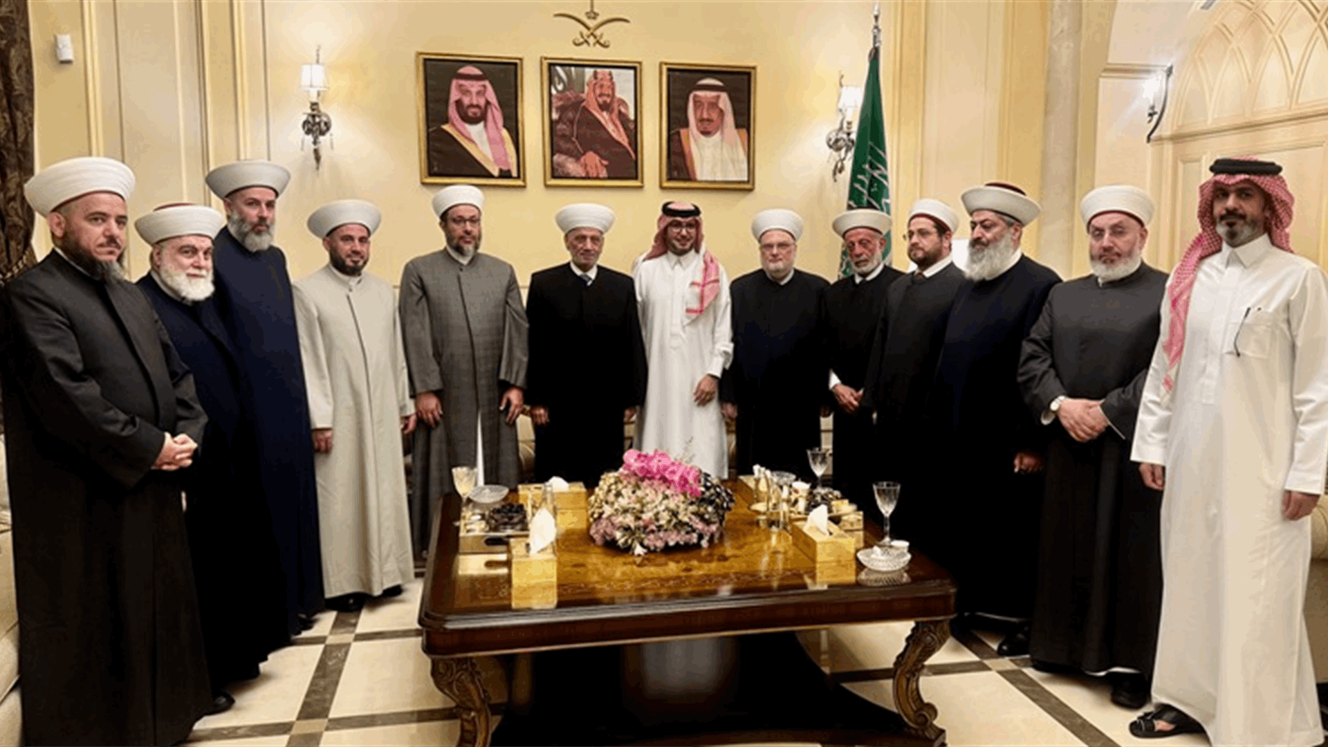 دريان ومفتو المناطق على مأدبة بخاري: تأكيد على اتفاق الطائف وسيادة الدولة