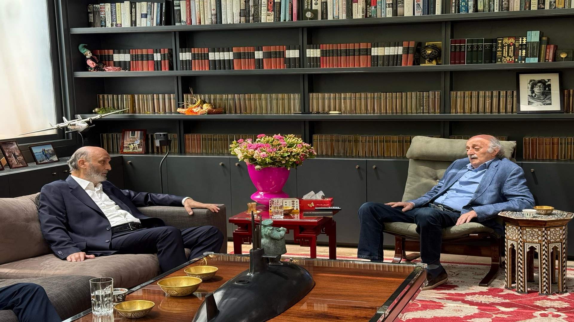 Samir Geagea meets Walid Jumblatt in Clemenceau, says talks were “fruitful on all levels”