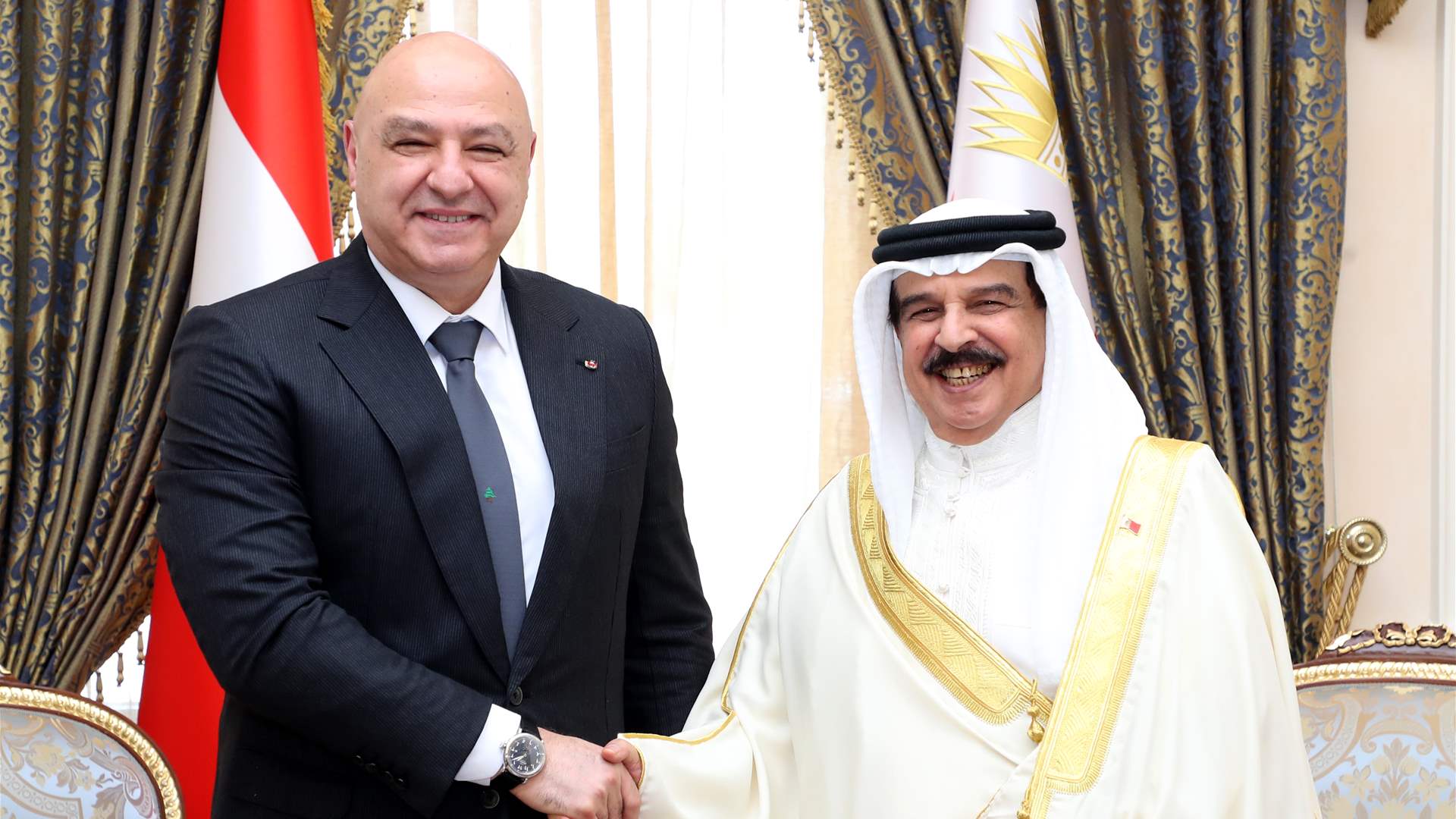 ملك البحرين يعلن عن إقامة بعثة دبلوماسية دائمة في بيروت... والرئيس عون يدعو لاستئناف التبادل التجاري