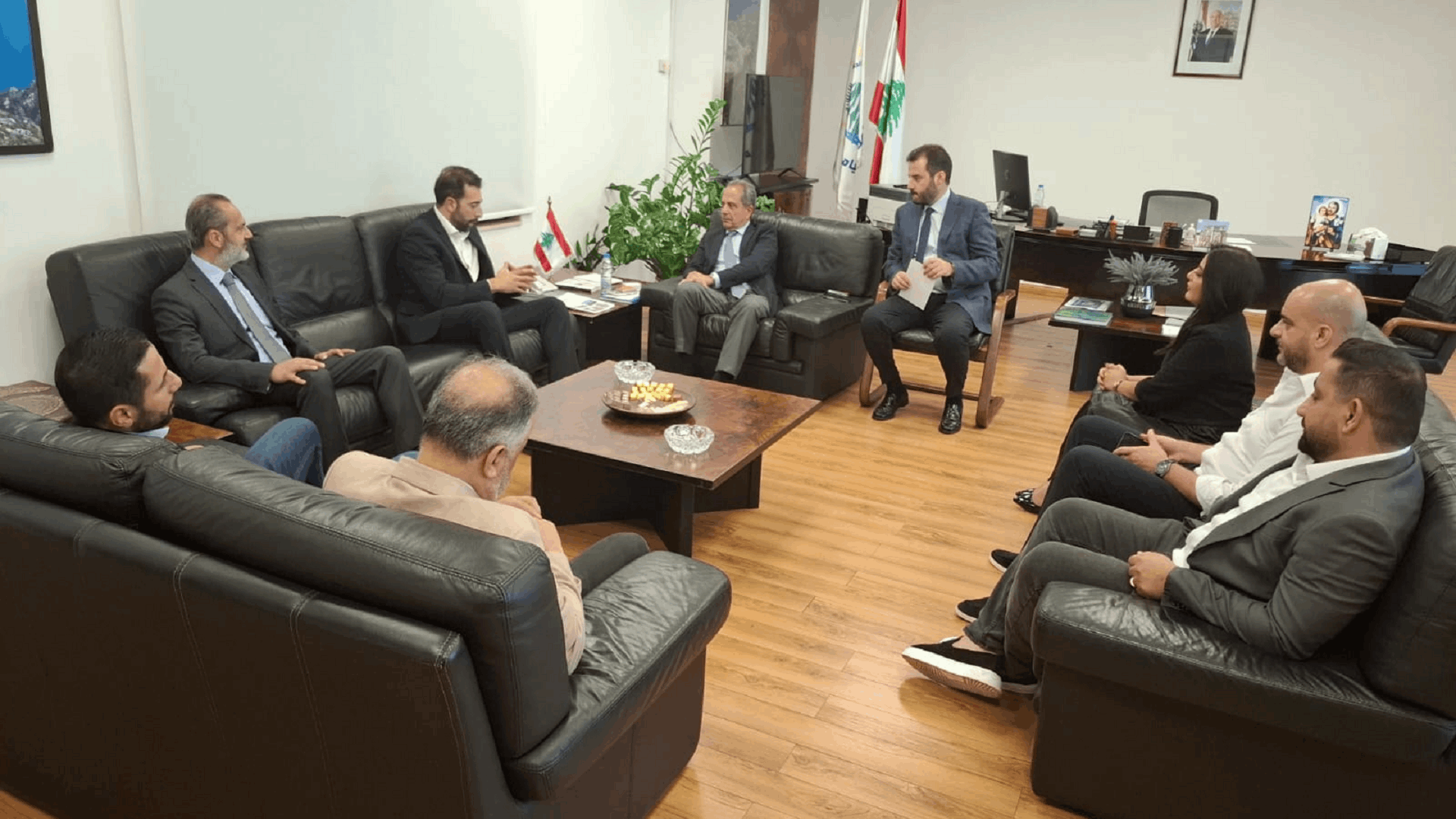 الصدي التقى وفدا من البنك الدولي وأعطى توجيهاته لترشيد استهلاك المياه في مغاسل محطات المحروقات