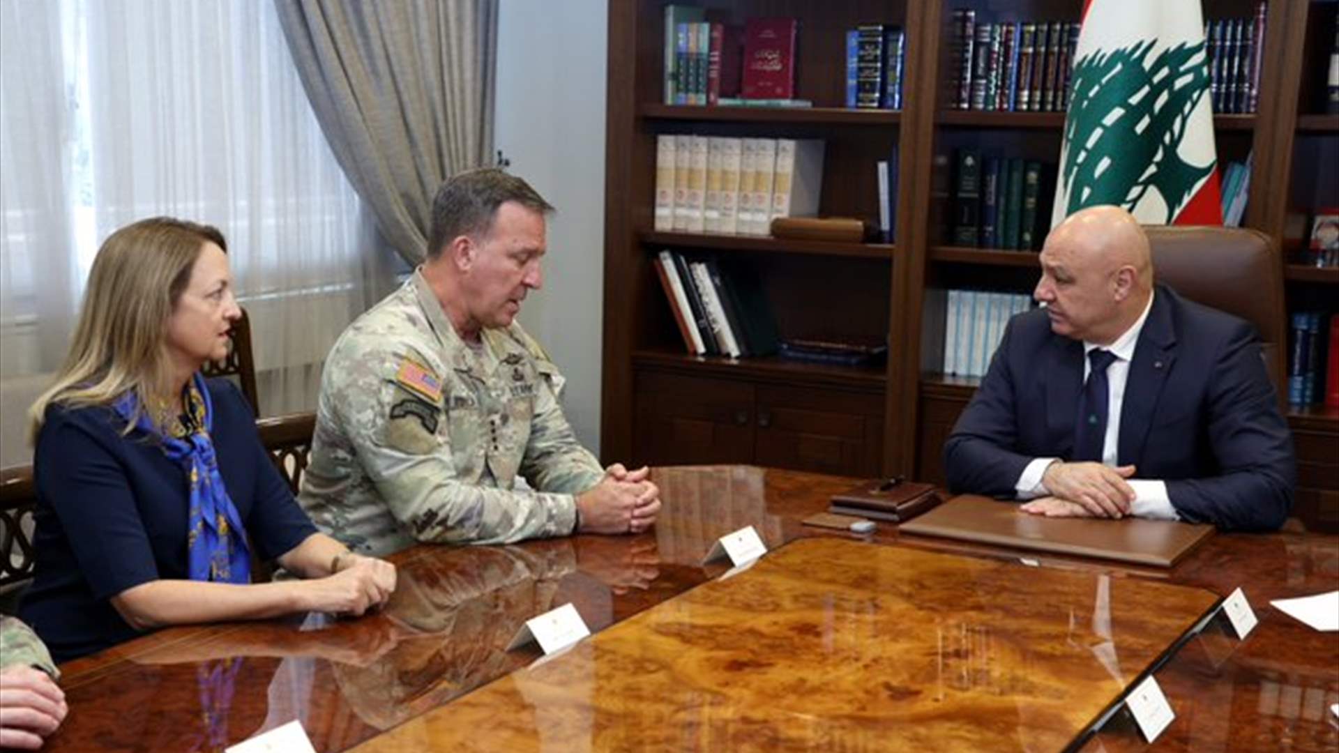 Lebanese President meets US CENTCOM chief