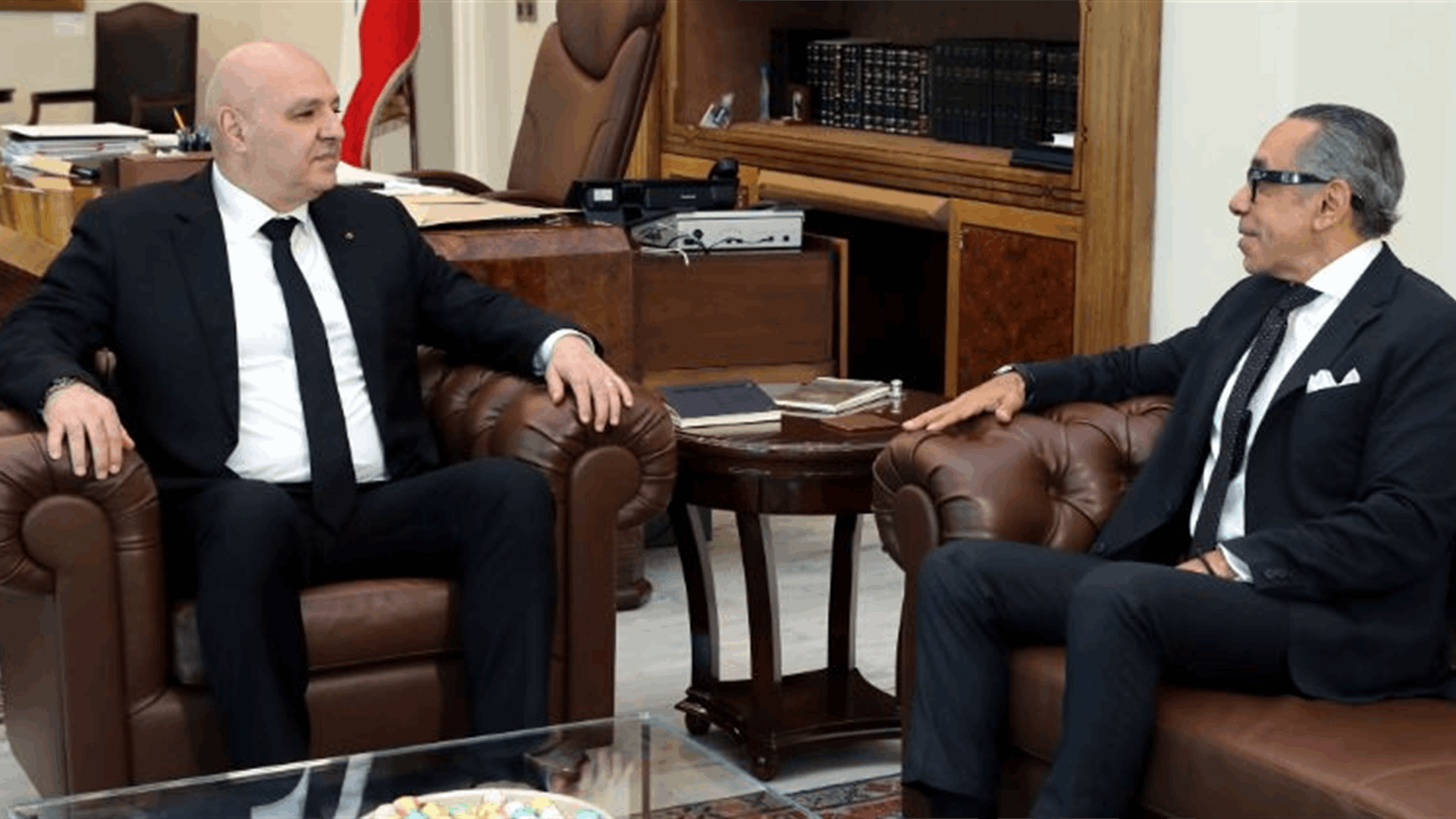 الرئيس عون عرض مع السفير المصري وبلاسخارت للاوضاع واستقبل رابطات مسيحية