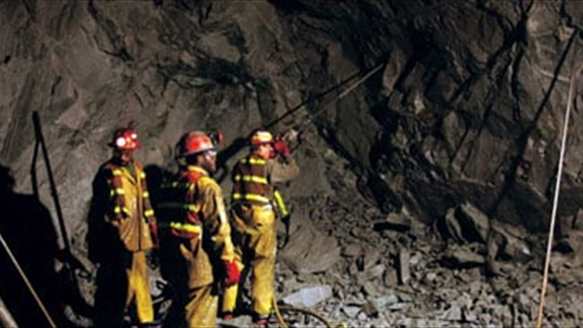 العثور على جثث ثلاثة من خمسة عمال علقوا داخل منجم في تشيلي