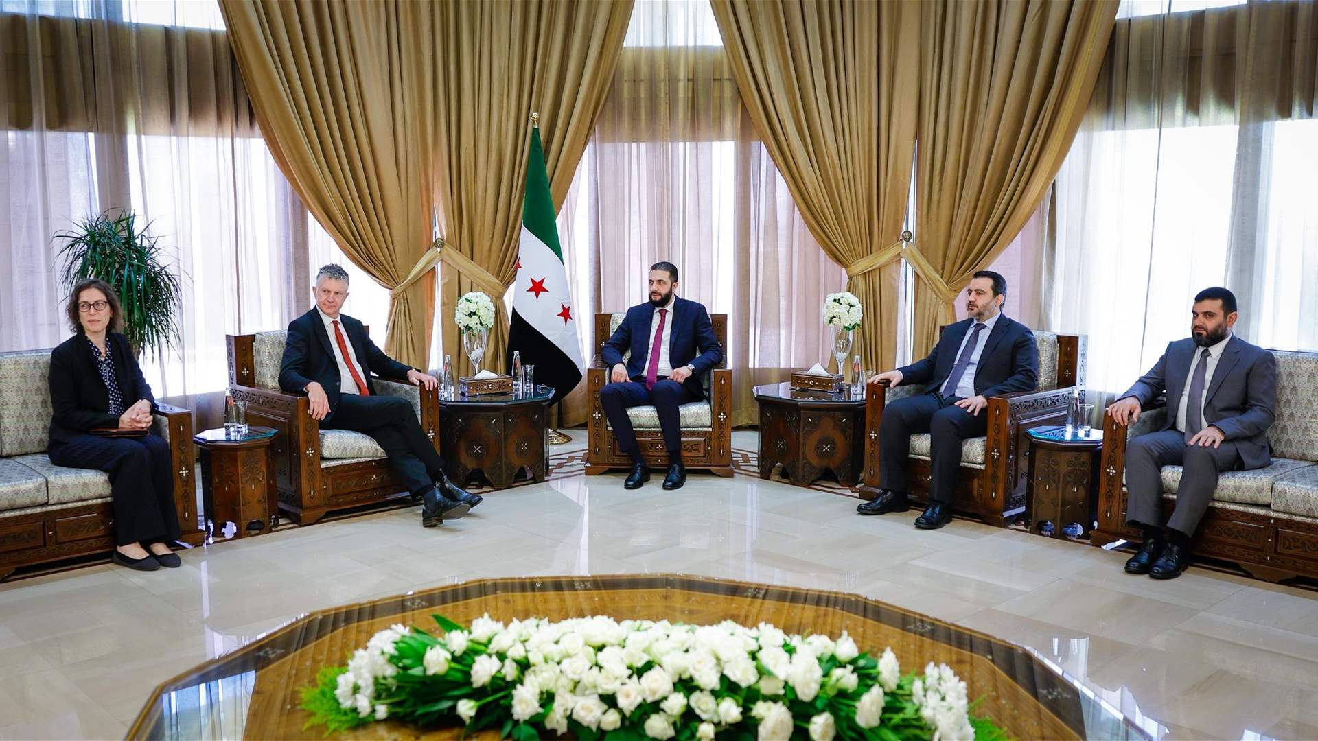 مستشار الأمن القوميّ البريطانيّ جوناثان باول يجتمع بالرئيس السوريّ أحمد الشرع ووزير الخارجية أسعد الشيباني ورئيس الاستخبارات السوريّ حسين السلامة في دمشق