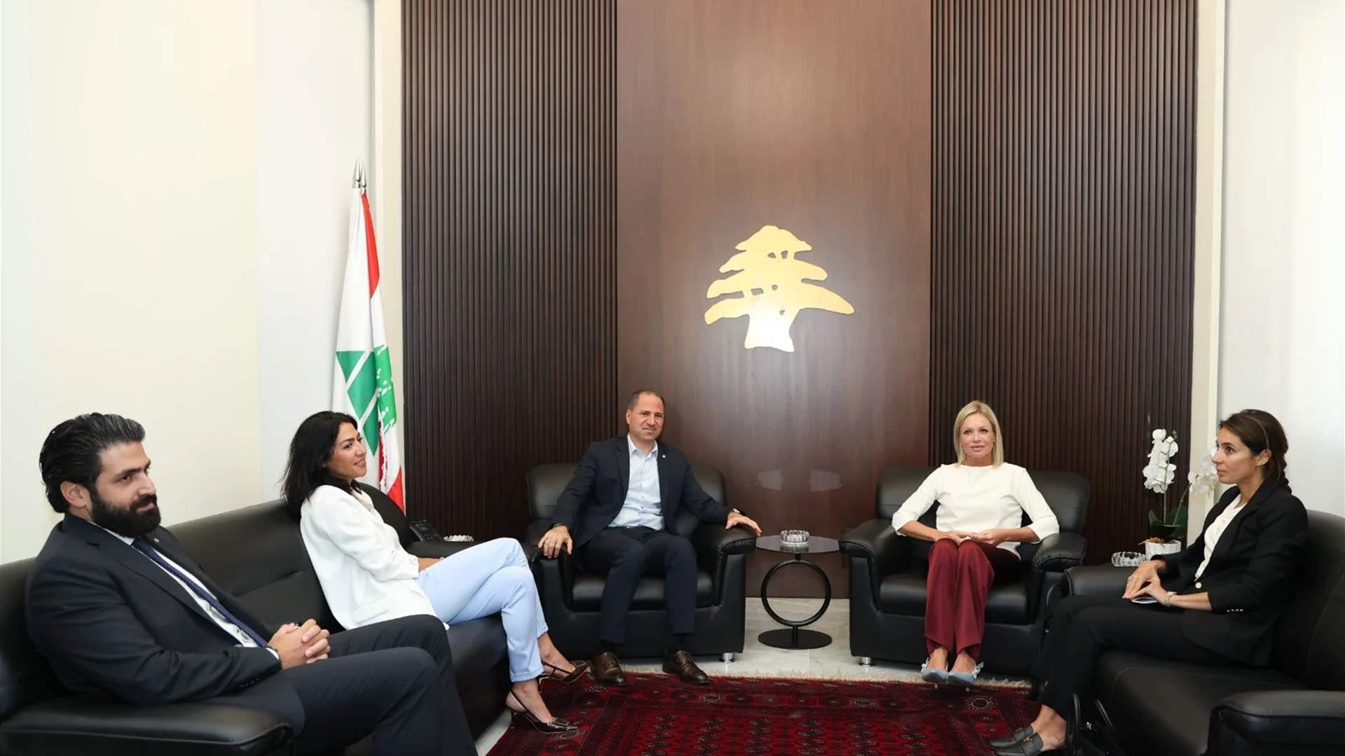 الجميل التقى بلاسخارت: إما يكون لبنان دولة أو لا يكون