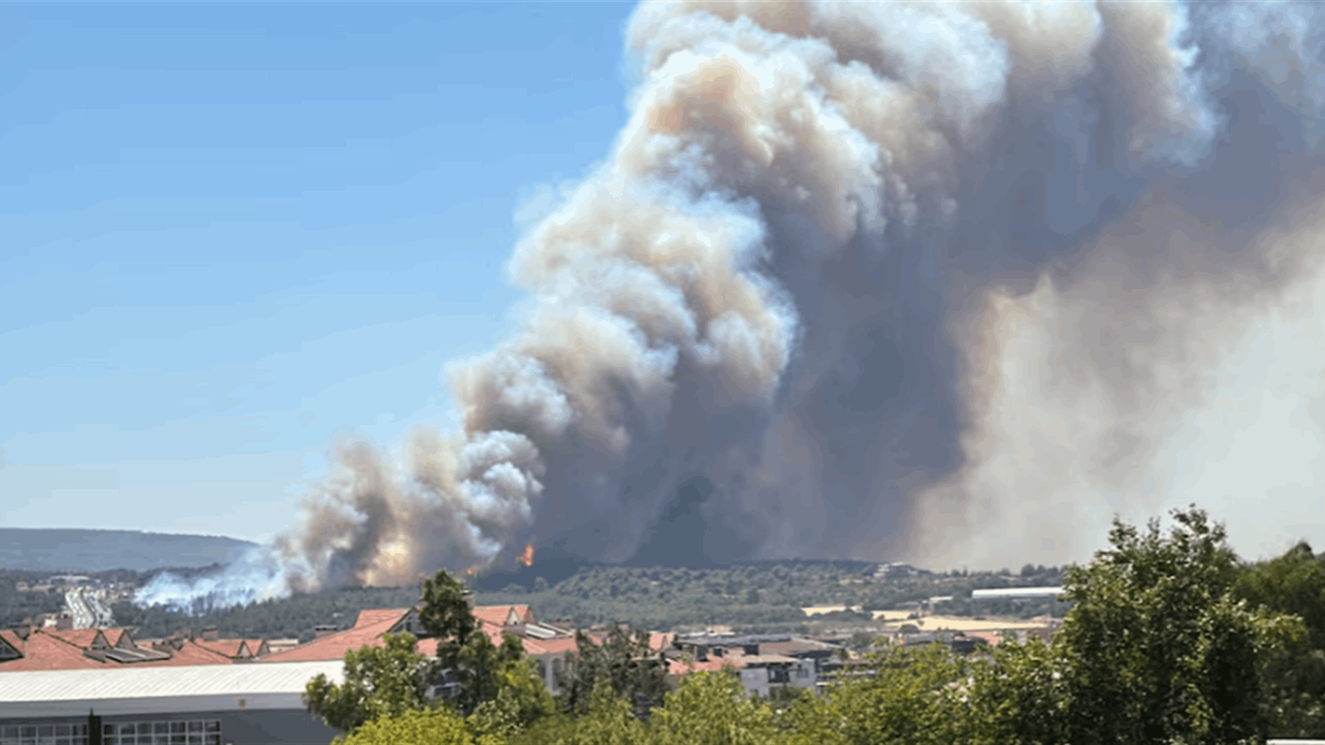 Hundreds evacuated in northwestern Turkey as authorities fight wildfires