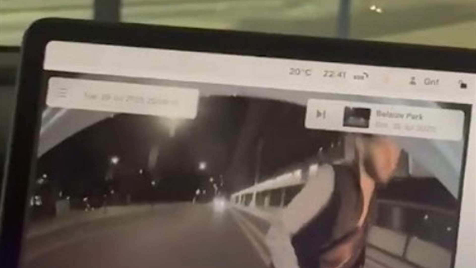 سعودي يتصدّى للصوص في قلب لندن... وينقذ أمتعة السياح في مطار هيثرو (فيديو)
