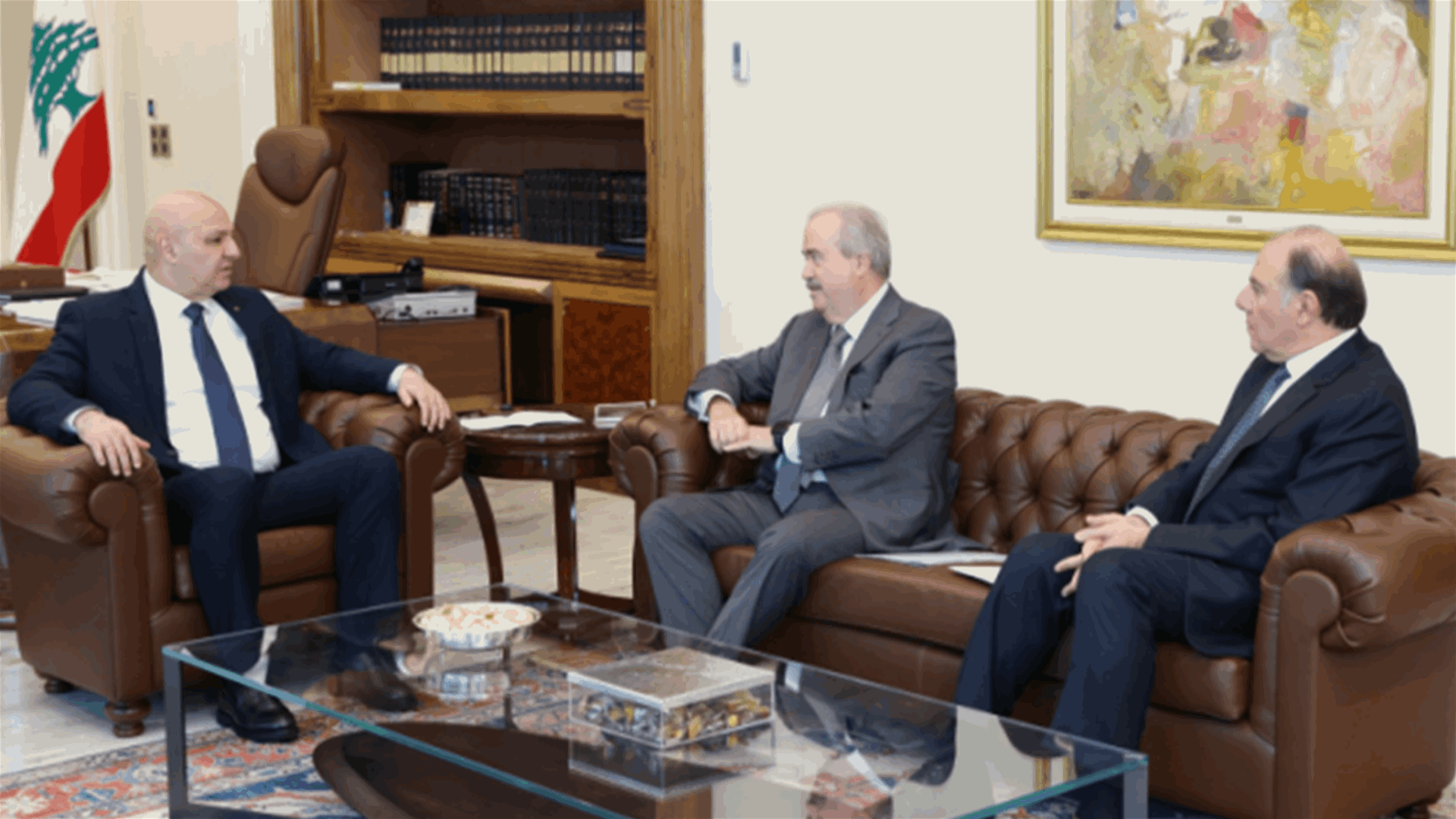 الأوضاع المالية في اجتماع للرئيس عون مع وزير المال وحاكم مصرف لبنان