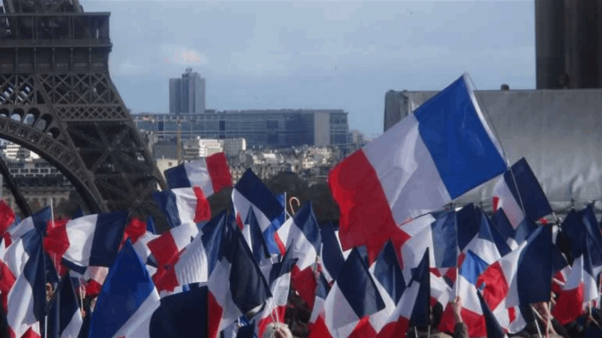 France urges Israel to drop West Bank settlement plan
