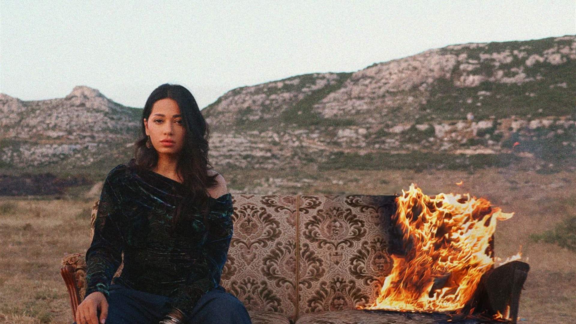 رحمة رياض تخوض أولى تجاربها باللهجة الخليجية... &quot;من الآخر&quot; رسالة قوّة للنساء