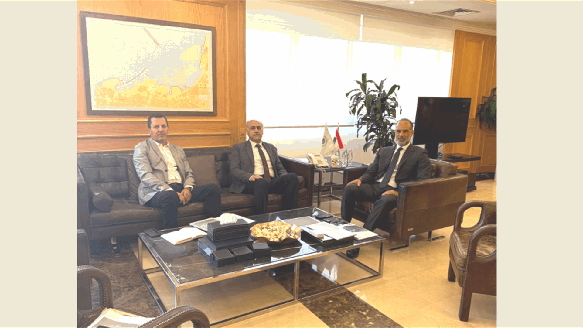 أبو الحسن زار وزير الأشغال شاكراً جهوده وفريق عمل الوزارة: الأشغال ستتكثف إعتباراً من مطلع أيلول