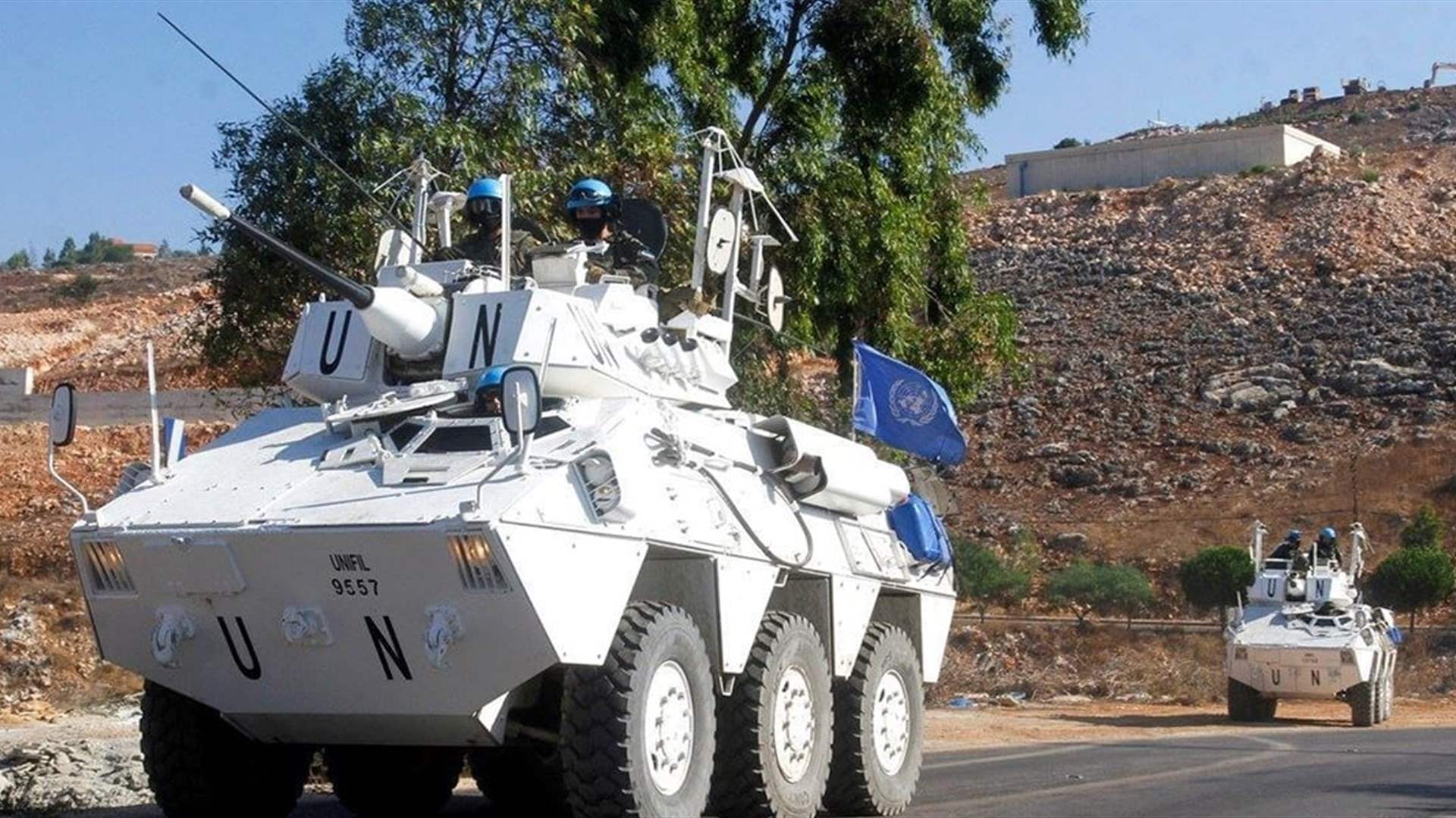 اليونيفيل تكتشف نفقًا بطول 50 مترًا وذخائر غير منفجرة قرب القصير وتسلّمها للجيش اللبناني