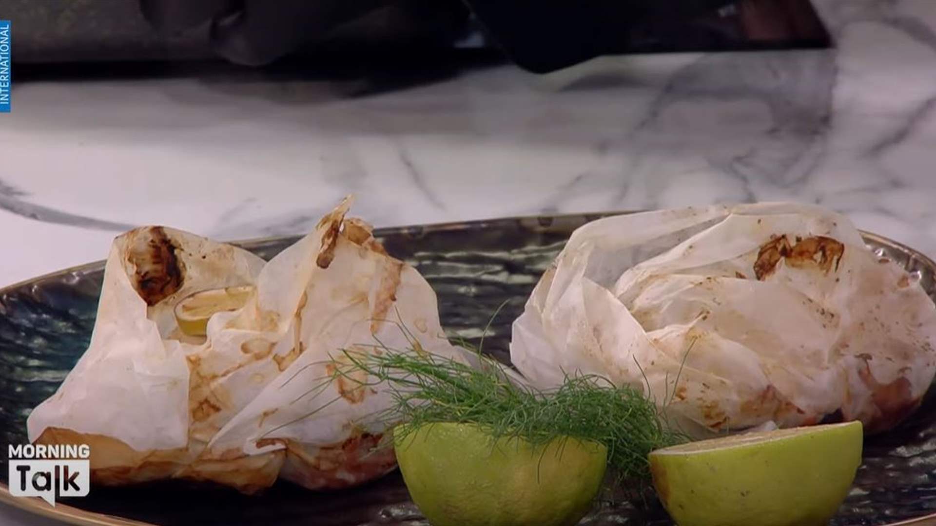 بابيلوت السمك وبوريه البطاطا المشوية... مائدة مميزة على طريقة الشيف فادي زغيب (فيديو)