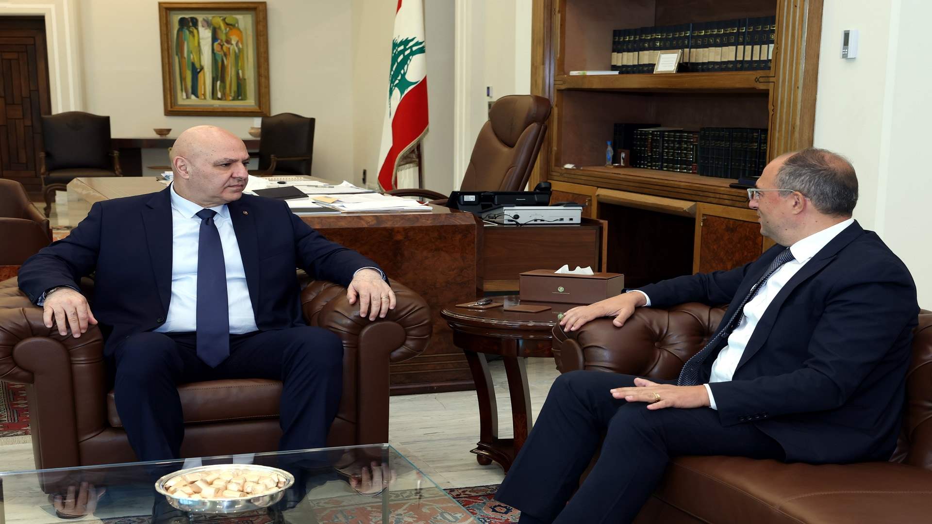 رئيس هيئة التفتيش المركزي القاضي جورج عطية أطلع الرئيس عون على عمل الهيئة ولاسيما في ما يتعلق بملاحقة عدد من المخالفات في إدارات رسمية