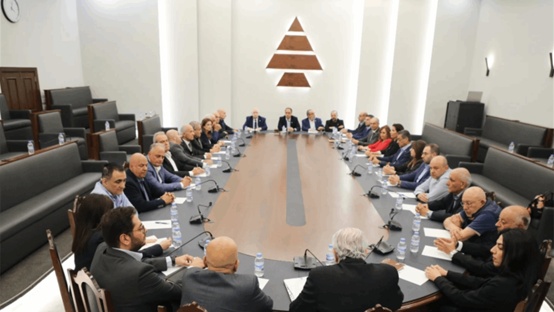 الكتائب: السيادة الوطنية بسيادة الشعب اللبناني ومؤسساته الدستورية المنتخبة