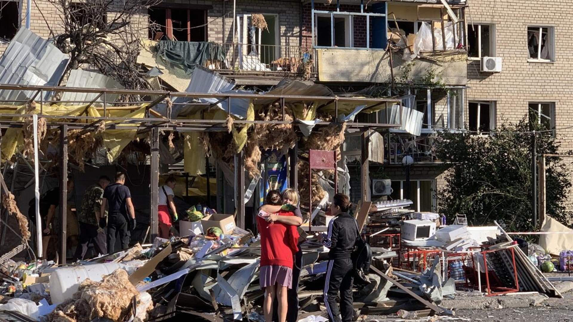 Russia launches strikes across Ukraine as peace prospects flounder