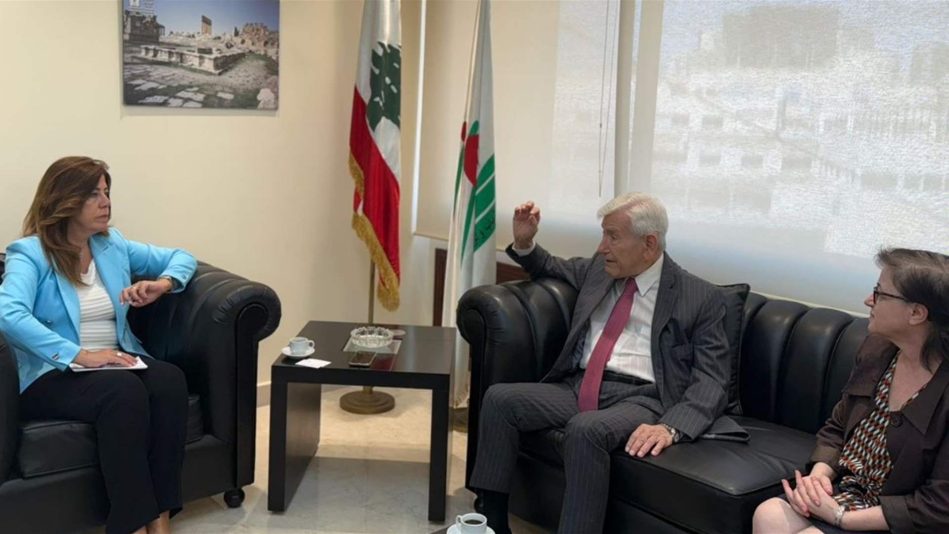 بايراقداريان بحثت دور الطيران المدني في خدمة الطيران الشراعي