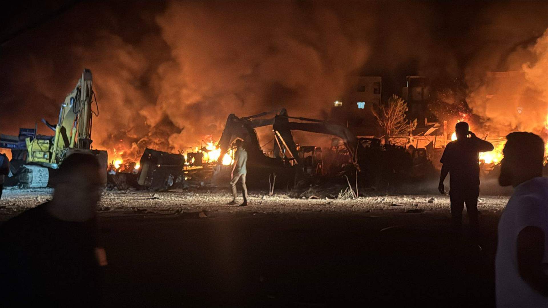 Israel targets engineering equipment: Lebanon border zone sees new raids