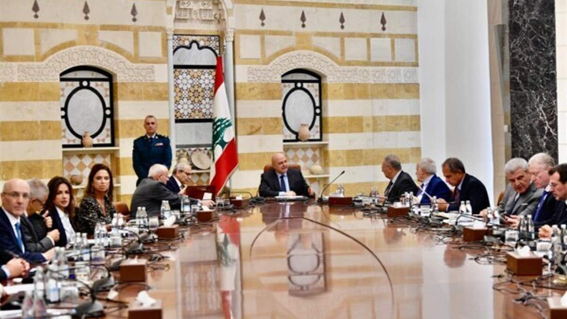 عون وهيكل وجنبلاط أقنعوا واشنطن والرياض بمخرج جلسة الجمعة (الأخبار)