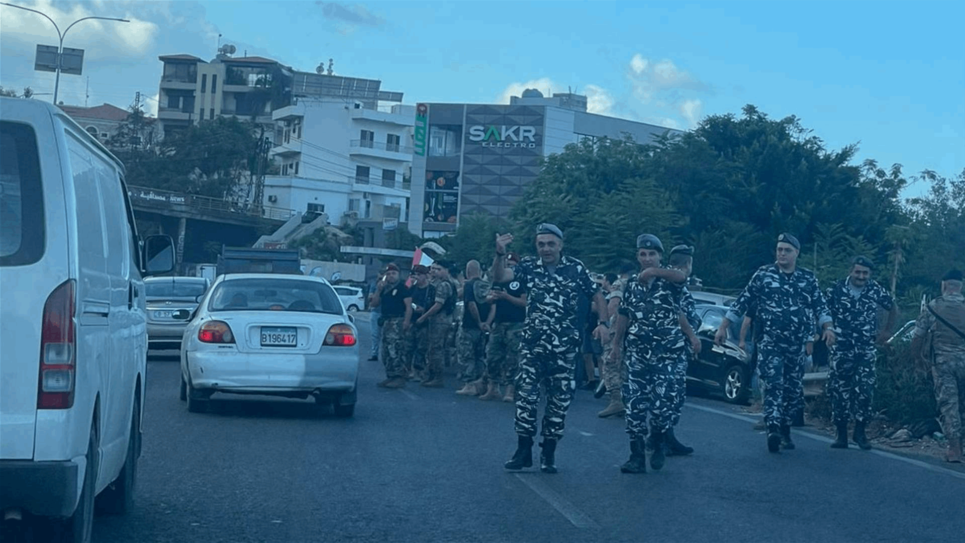 إعادة فتح طريق الصفرا بعد أن كان قد قطع من قبل العسكريين المتقاعدين