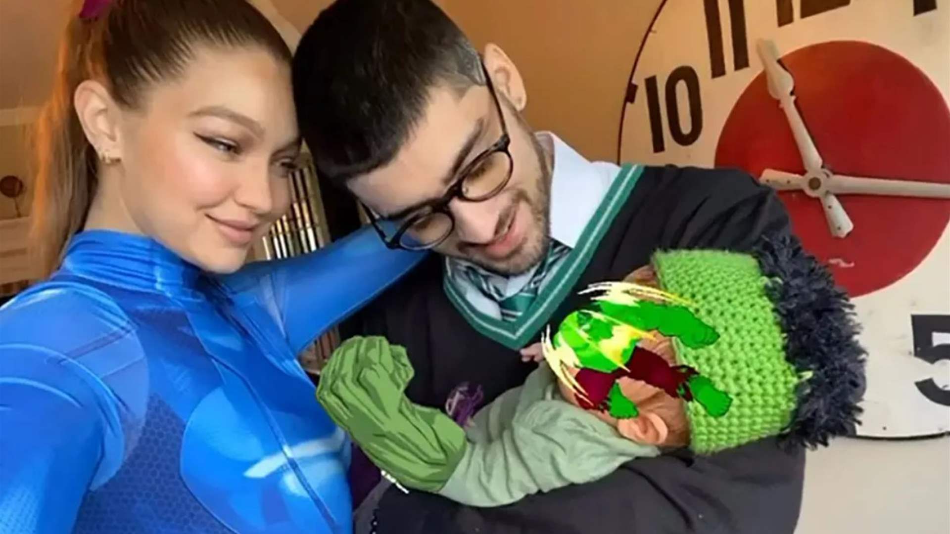 جيجي حديد تُشارك صورة نادرة لابنتها بمناسبة عيد ميلادها الخامس... فهل تُشبه والدتها؟ (صور)