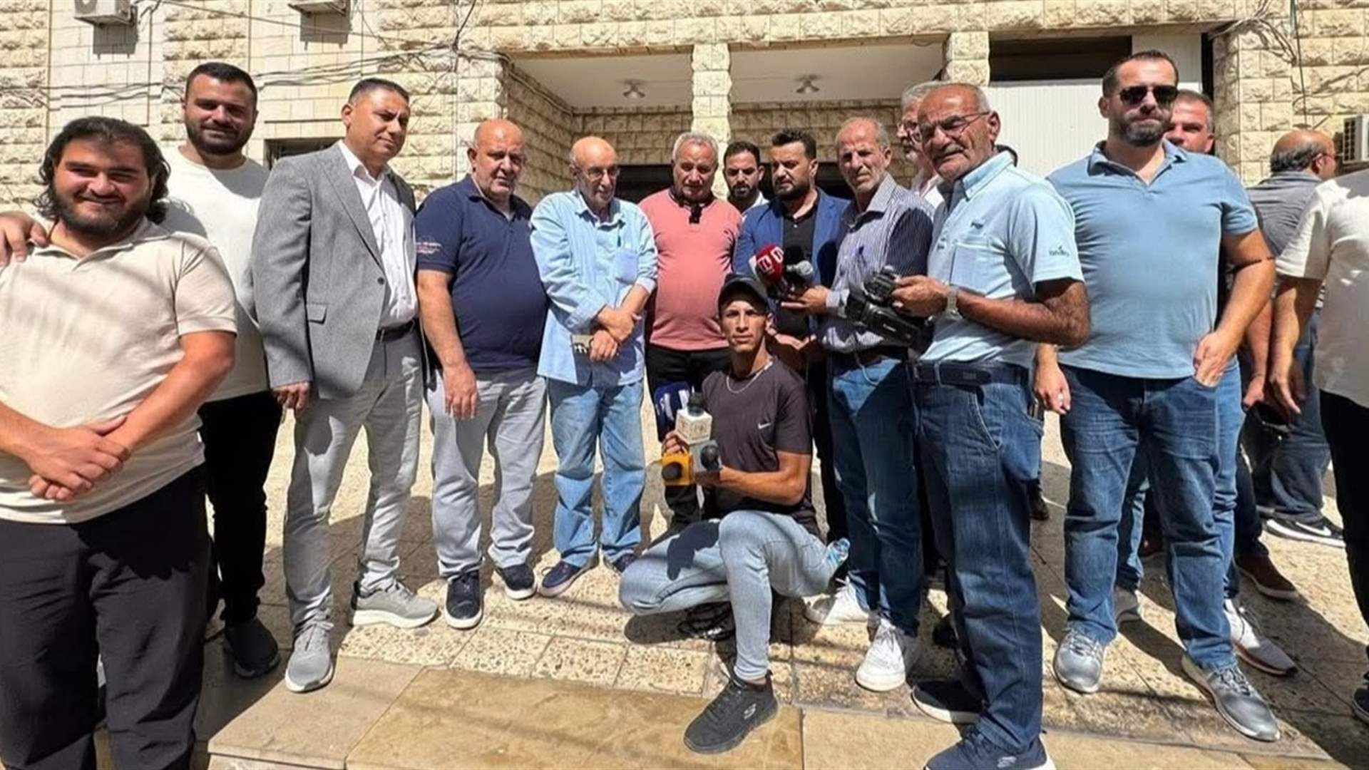 اعتصام في جب جنين احتجاجاً على استدعاء مراسل الـ LBCI محمد علي أحمد...ودعوات لاحترام حرية الإعلام ومحكمة المطبوعات