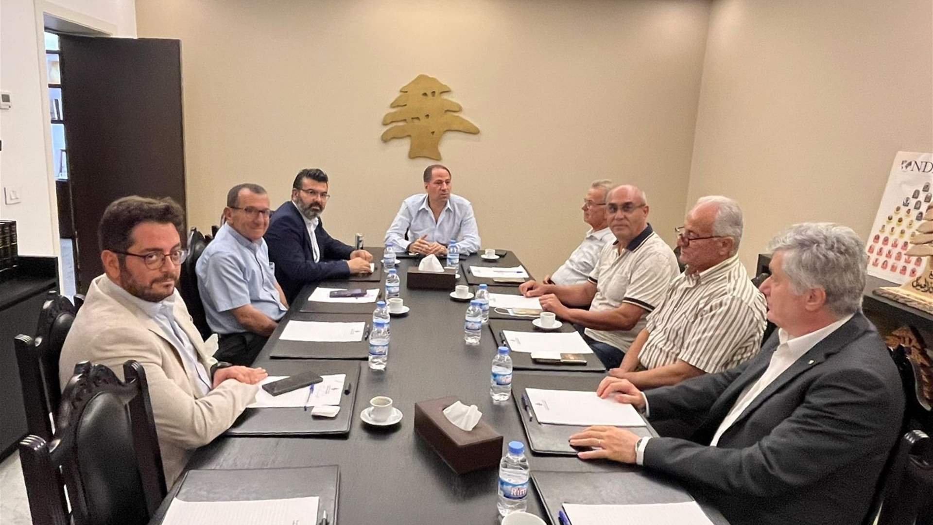 الجميّل يلتقي وفدًا من تيار التغيير في الجنوب وتأكيد على دعم الحكومة في قراراتها الهادفة إلى استعادة السيادة وحصرية السلاح