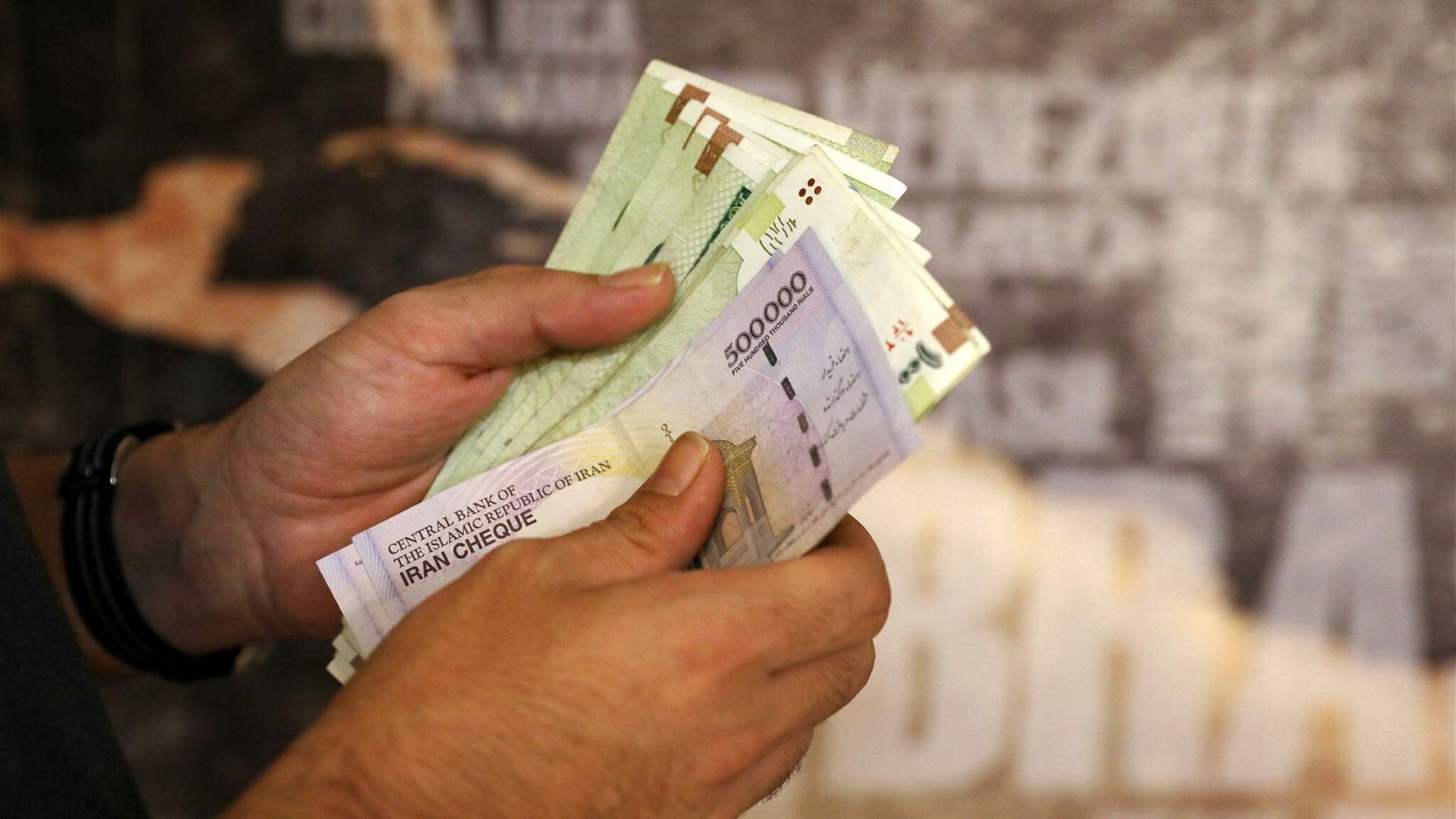 Iran rial hits record low against US dollar after sanctions reimposed