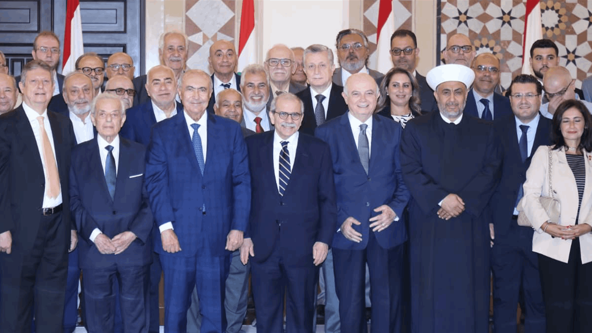 لقاءات نيابية وروحية وديبلوماسية في السرايا