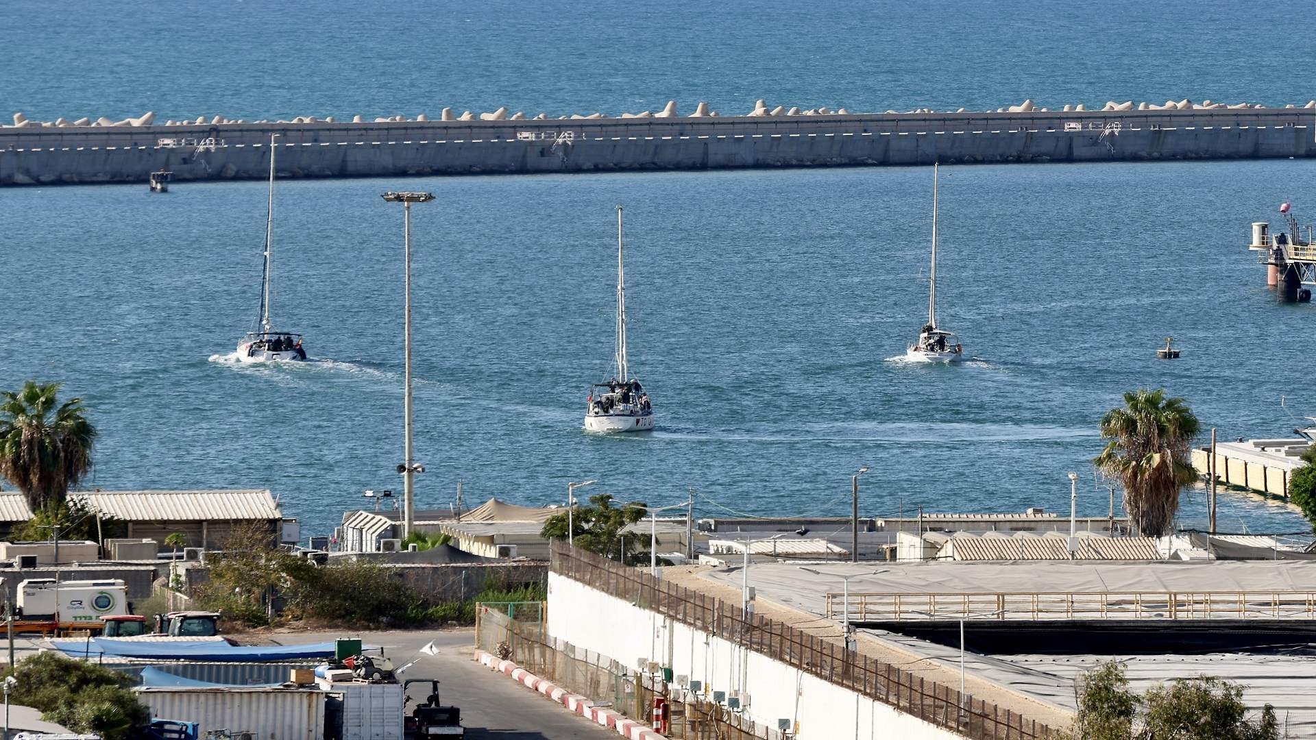 آخر سفينة في &quot;أسطول الصمود&quot; تواصل طريقها إلى غزة بعد اعتراض إسرائيل السفن الأخرى