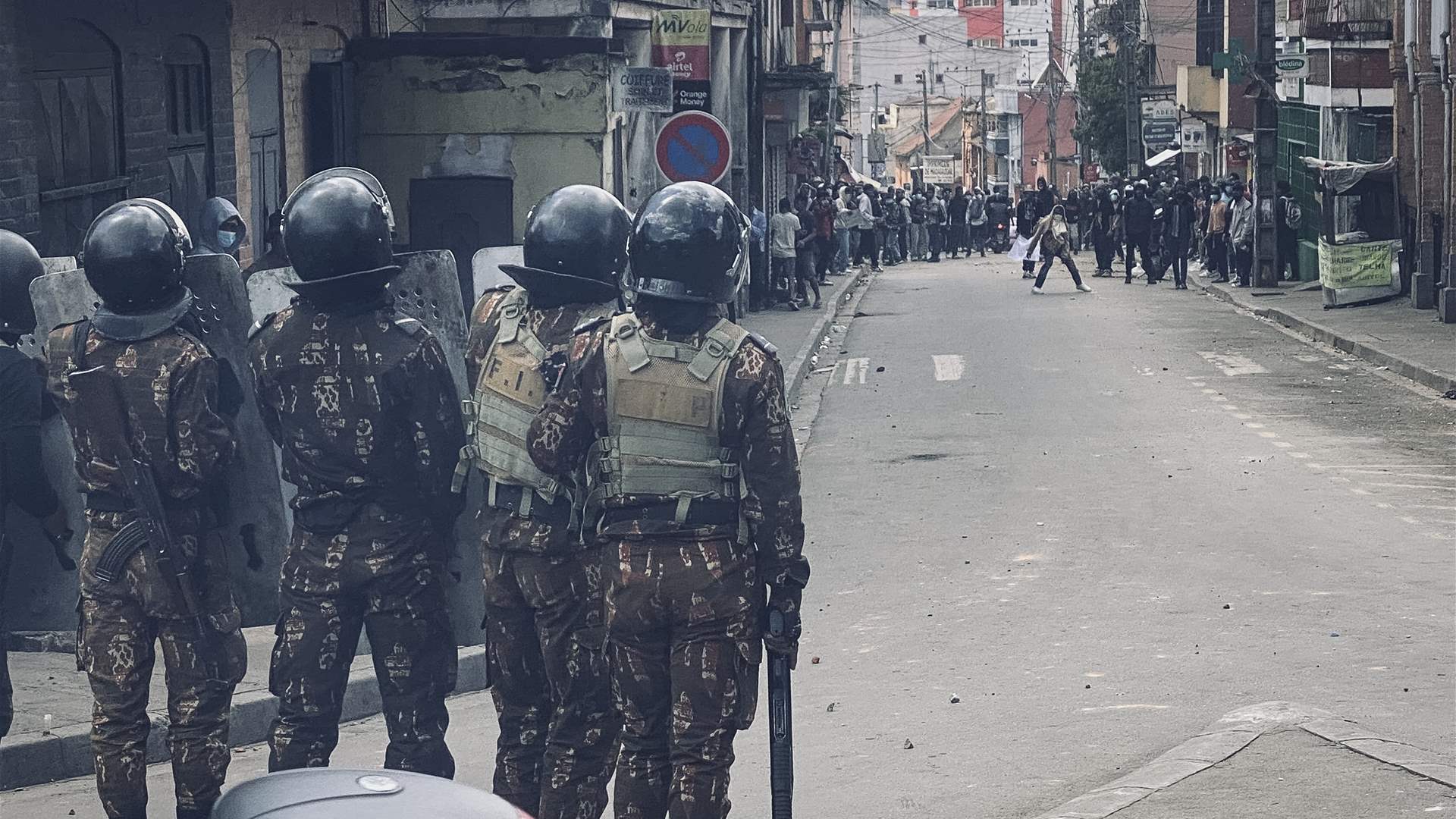 Madagascar&#39;s president denounces &#39;coup&#39; attempt over protests
