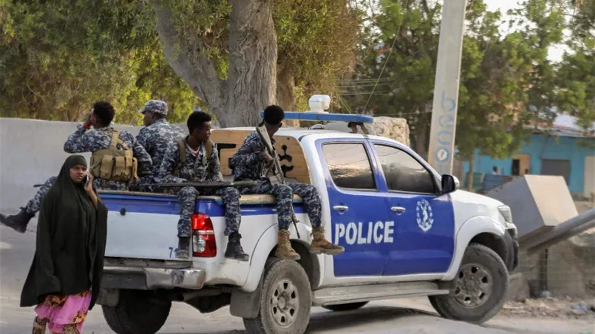 حركة الشباب تتبنى الهجوم على مركز احتجاز في وسط مقديشو