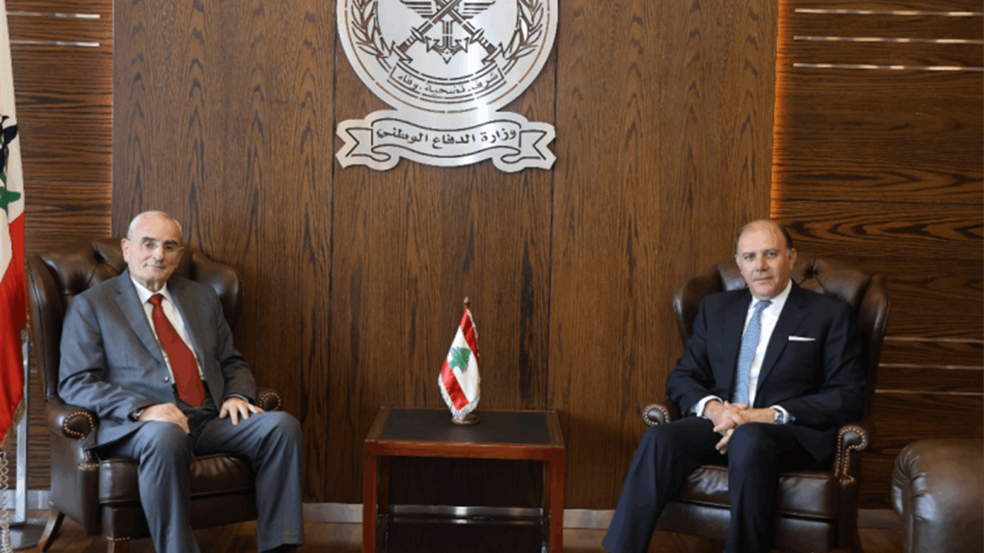 منسى إستقبل حاكم مصرف لبنان وتابع أوضاع المؤسسة العسكرية وتطبيق خطة حصر السلاح