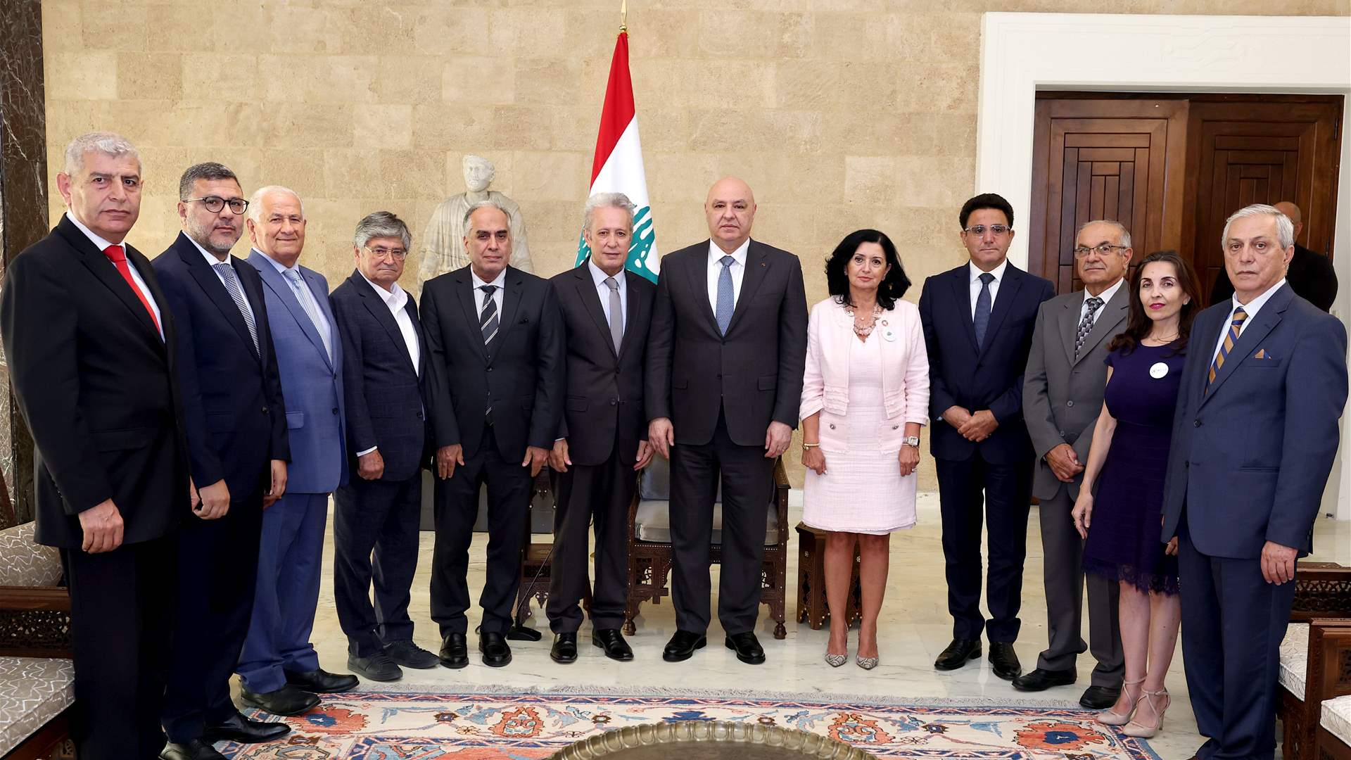 الرئيس عون لوفد التجمع اللبنانيّ للبيئة (LEF): لإصدار قوانين تتضمّن عقوبات صارمة للمحافظة على البيئة وللعمل على ترسيخ ثقافة وطنية قائمة على حماية البيئة بما يضمن صون الثروات الطبيعية في البلاد