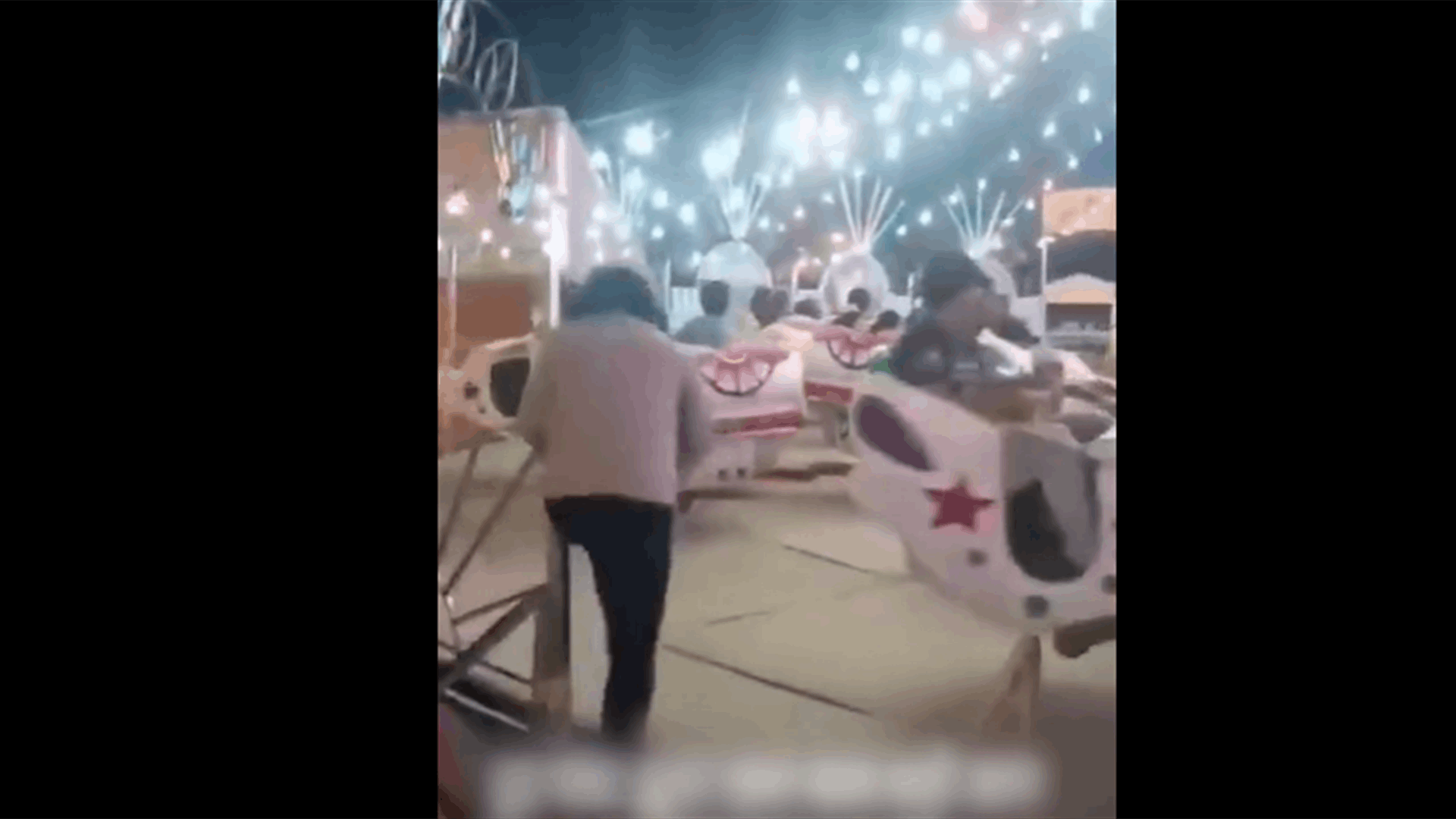 عطل مفاجئ في لعبة كارنفال يحوّل رحلة ترفيهية إلى لحظات رعب حقيقية (فيديو)