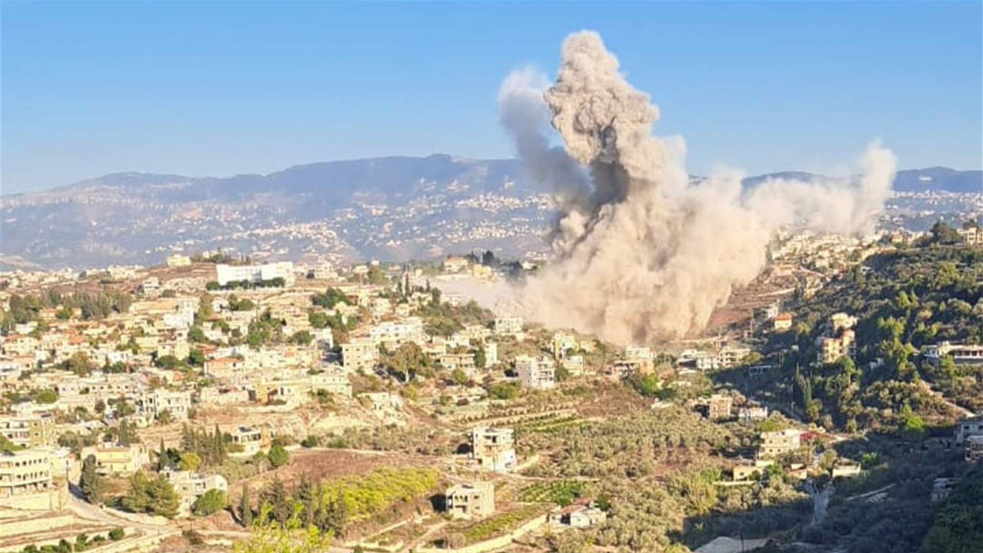 A powerful airstrike hits Bnaafoul in southern Lebanon’s Sidon district