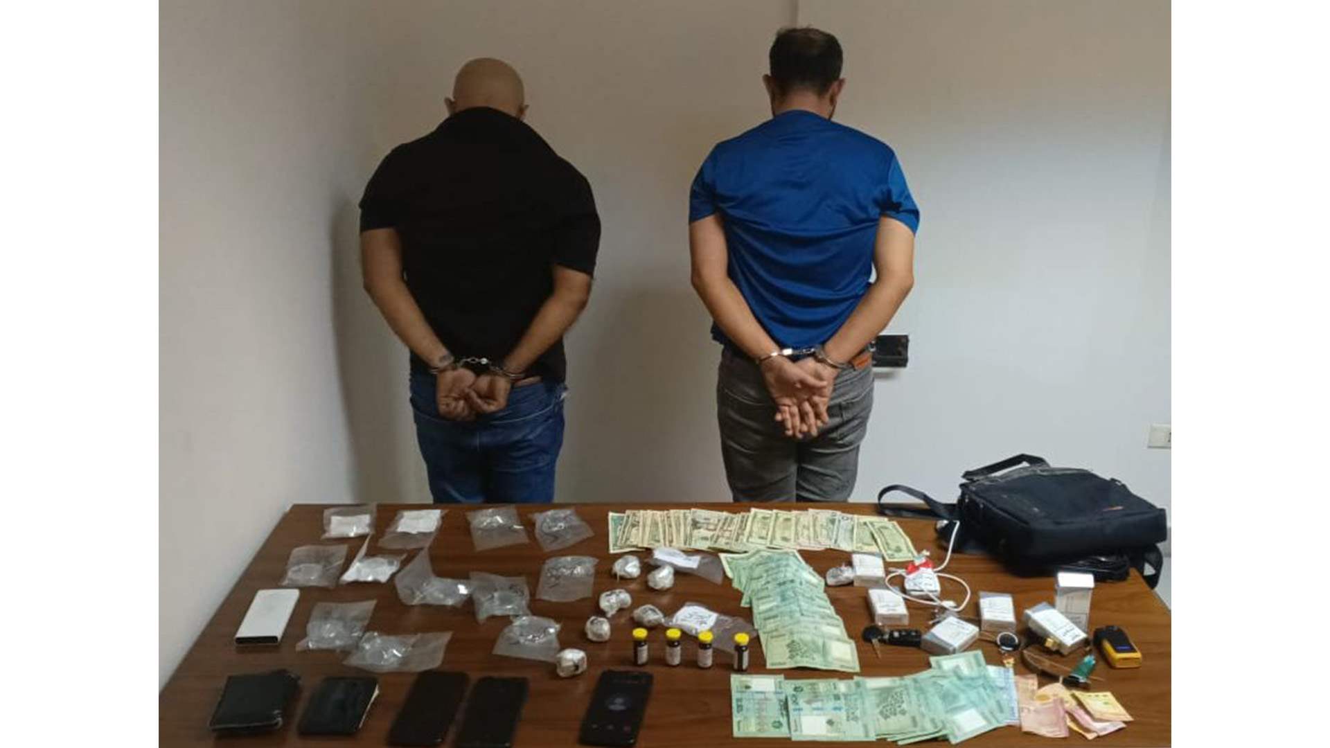 بالجرم المشهود... توقيف مروِّجَي مخدّرات في الزلقا