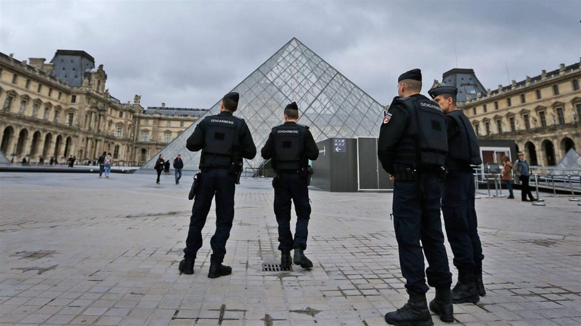 Louvre reopens for the first time after jewel heist