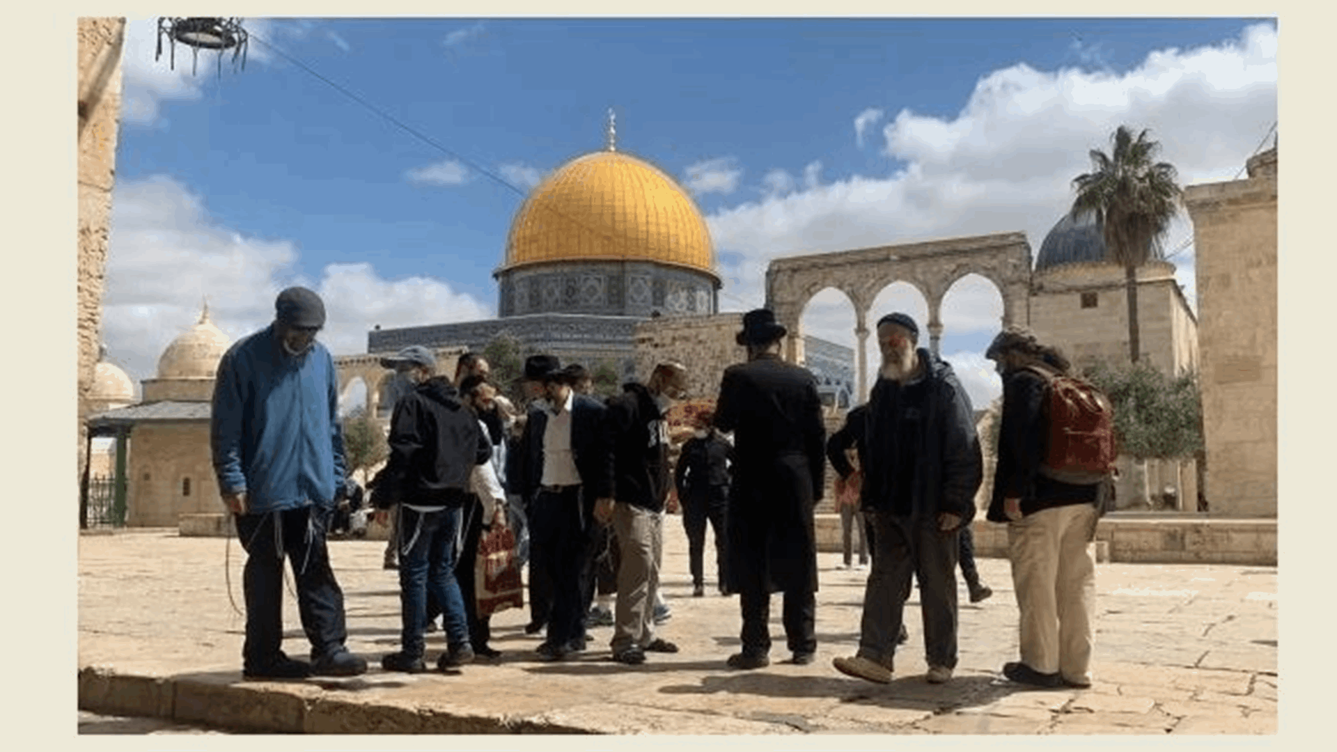 مستعمرون إقتحموا المسجد الأقصى