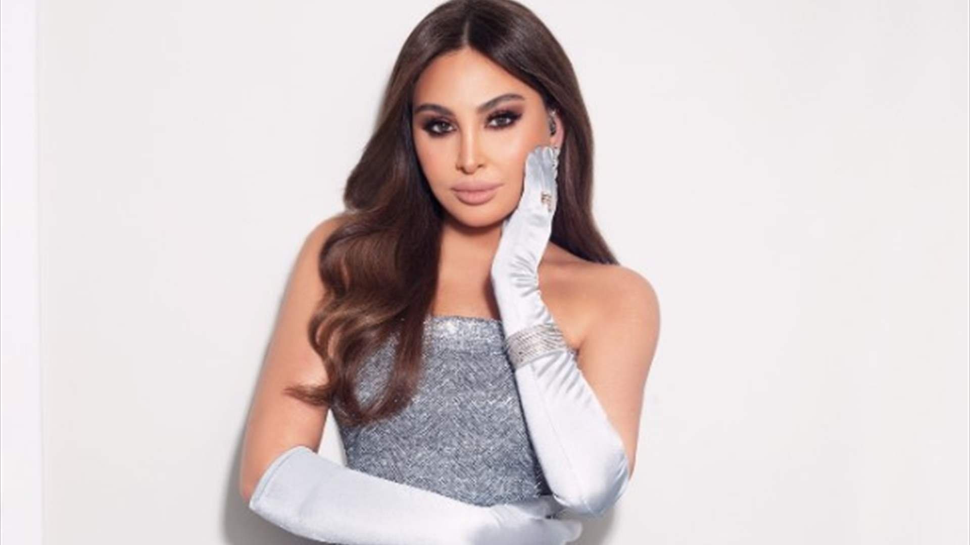 إليسا تحتفل بعيد ميلادها بطريقة مبتكرة: &quot;خبر عاجل&quot; (صور)