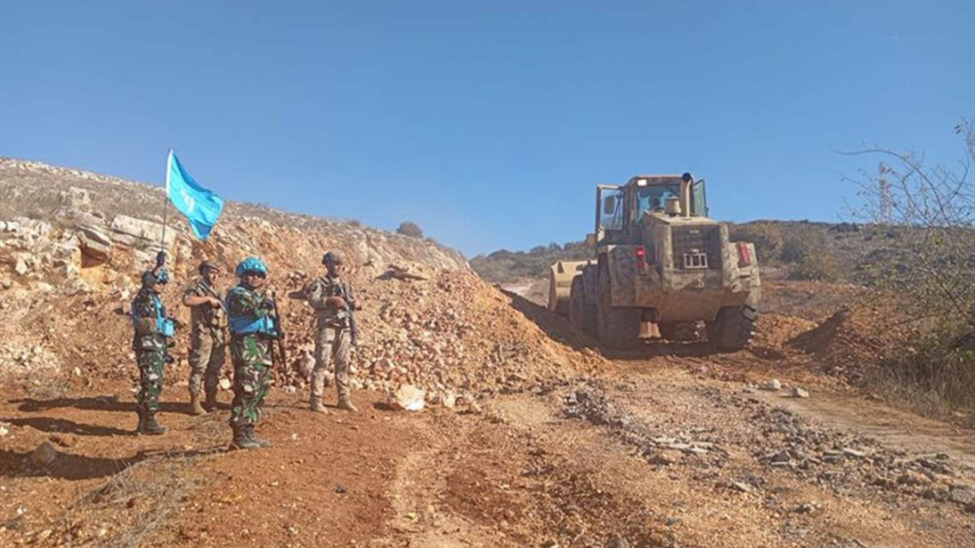 Lebanese Army removes Israeli earth barrier in South Lebanon&#39;s Markaba