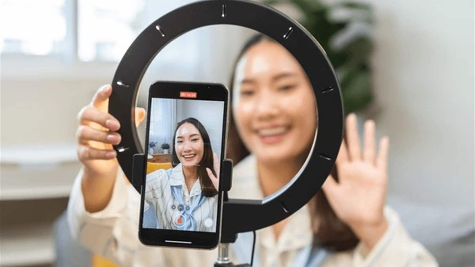 قانون جديد في الصين يُثير الجدل... لن يُسمح للموثرين بنشر المحتوى دون شهادة رسمية!