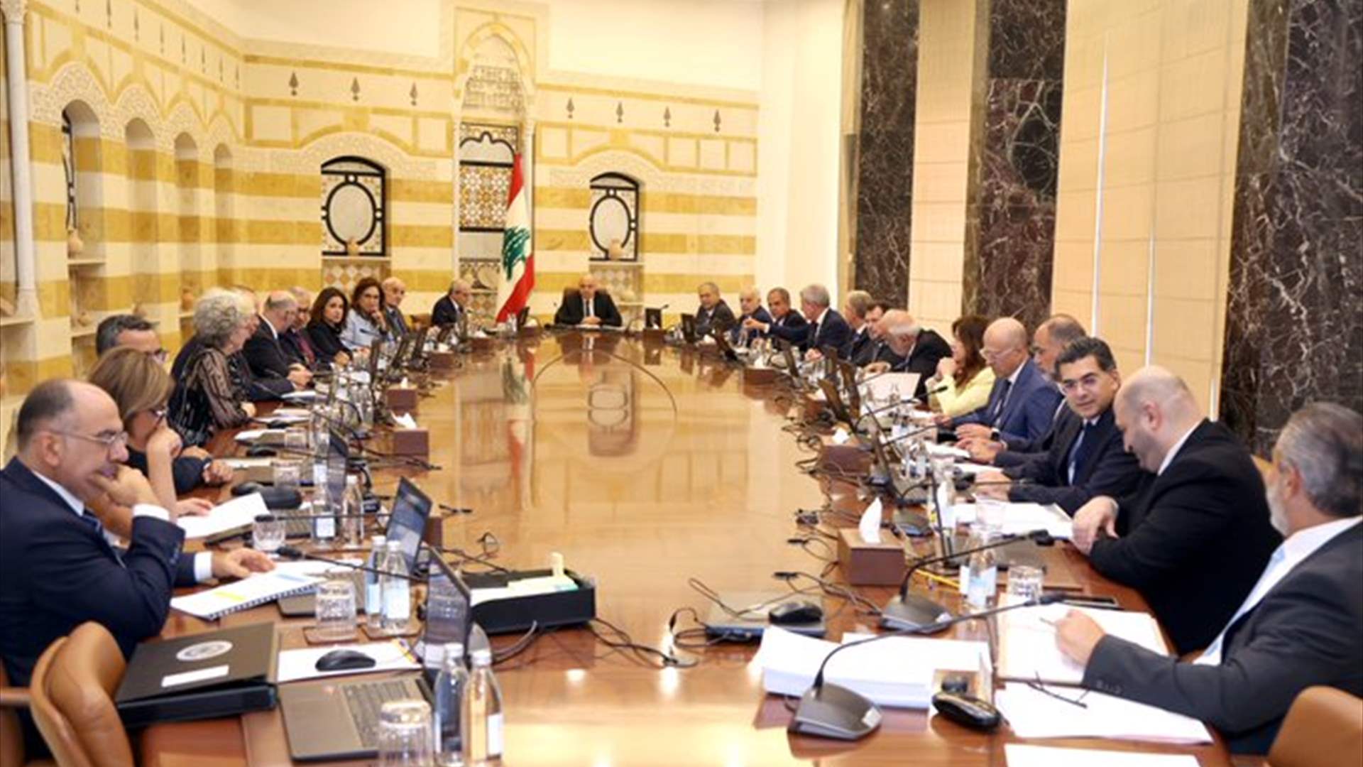 مجلس الوزراء ملتئم في بعبدا وعلى جدول أعماله 14 بنداً...