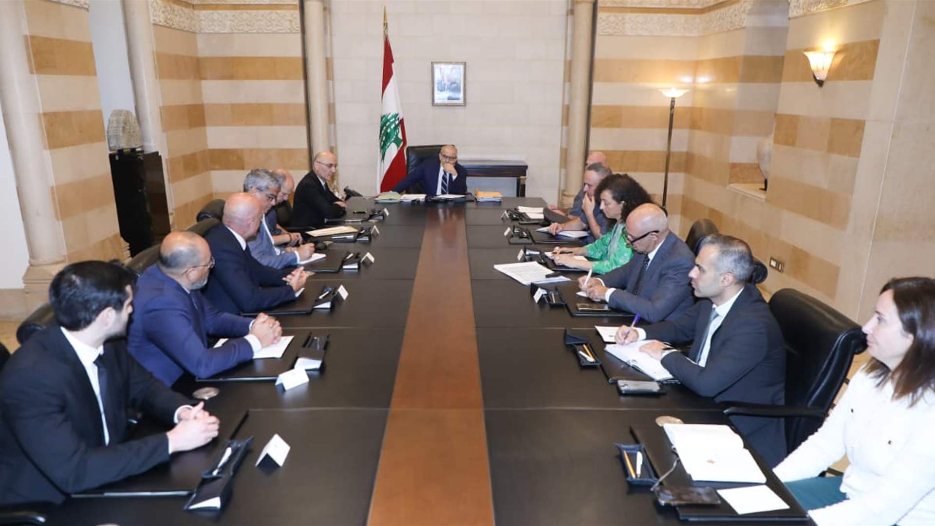 سلام ترأّس اجتماعًا موسّعًا خُصّص لبحث تنظيم السير وإدارة النفايات في العاصمة بيروت